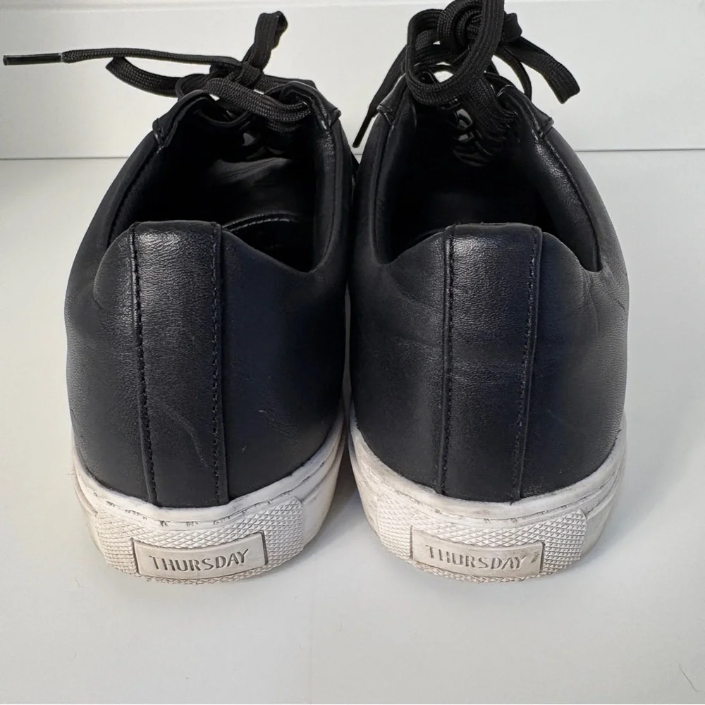 Thursday Black Leather Low-Top Lace-Up Sneakers Classic Women Travel